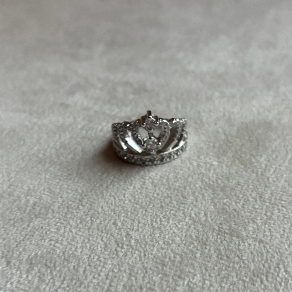 Elegant Silver Crown Ring